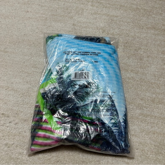 Calvin Klein CK Reflections Palm Tree Beach Towel Promo New Sealed - Picture 3 of 4